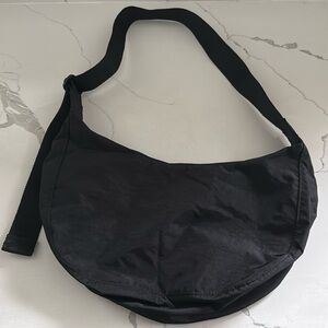 NWOT Baggu Medium Crescent Bag in Black